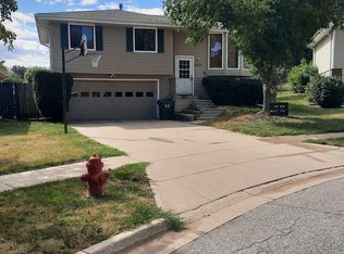 5221 Leichester Ct, Lincoln, NE 68516