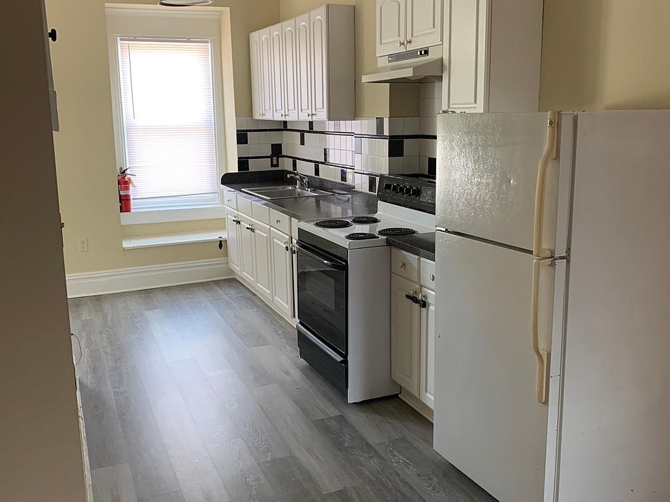 Spacious kitchen