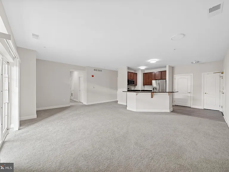 3000 Fountainview Cir #301 — Photo 6
