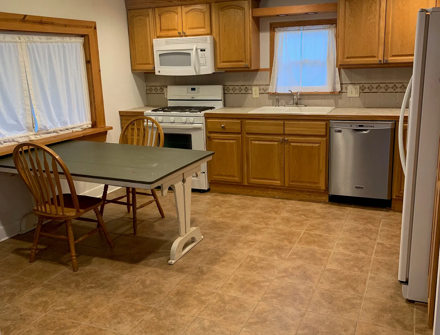 2 bed, 1500 sqft, $1,950 — Photo 4