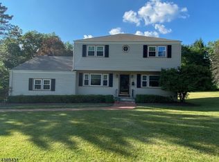 16 Gunther St, Mendham, NJ 07945