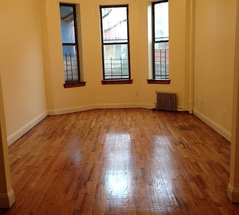 2nd image of 1137 Forest Ave APT 1
