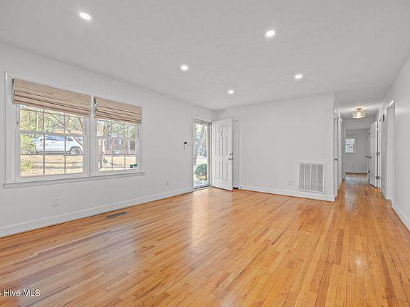 3rd image of 670 N Saylor Street