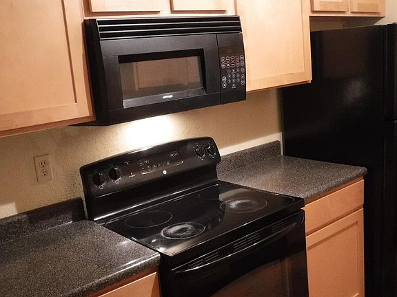 3rd image of 1722 E 97th St APT B