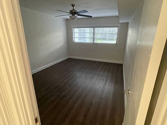 5th image of 110 NE 12th Ter APT 3