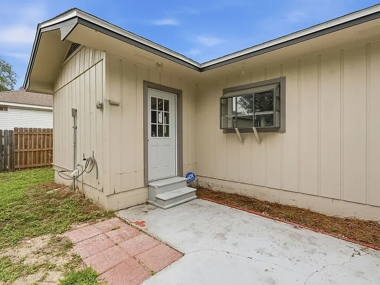 32 Cascabellas St — Photo 33