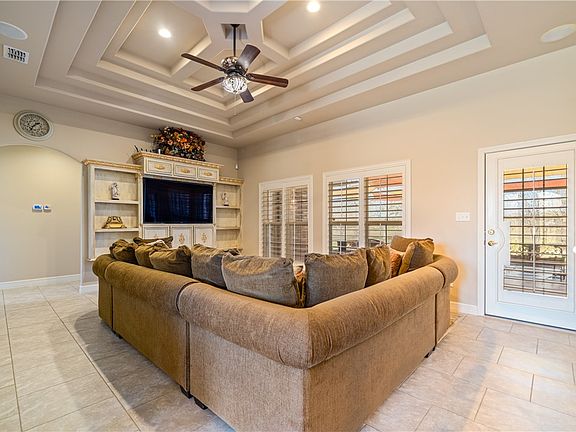 5th image of 21050 Donegal Rd