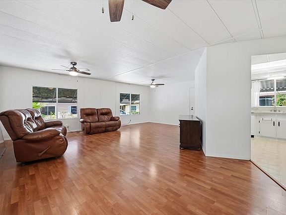 4th image of 31 Candy Ln