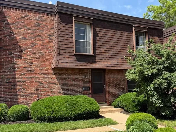 13484 Coliseum Dr, Chesterfield, MO 63017