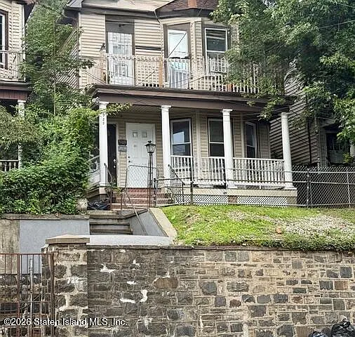 722 Bay St #1