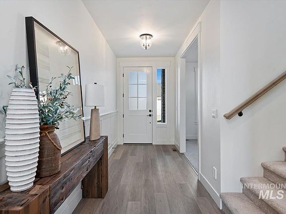 3rd image of 2136 N Palaestra Ave