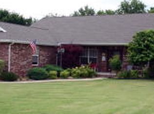 900 E 10th St, Grove, OK 74344