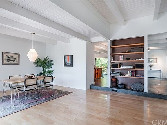 5th image of 2417 Oak Ave