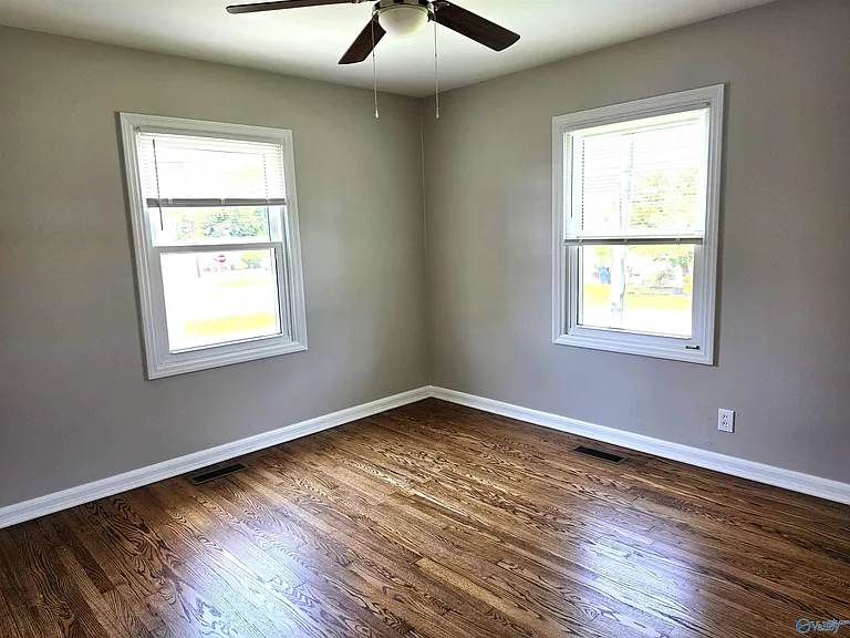 507 Redbud Dr NW — Photo 4
