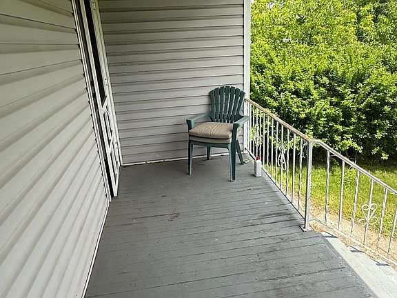 3rd image of 327 Keyser Ave