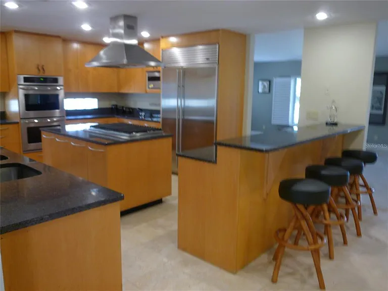 300 Brightwaters Blvd NE — Photo 3