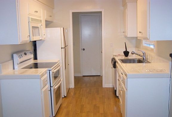 4th image of 1460 Lexington Dr #1460
