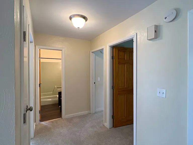 704 Torrey Ln — Photo 10