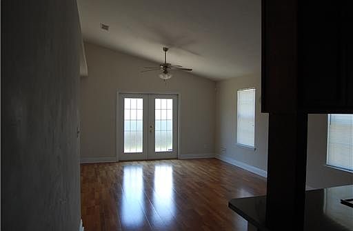 3rd image of 953 Saddle Creek Run