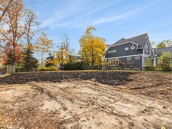 4th image of 2656 Beechwood Dr SE