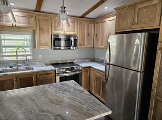 38985 Stapley Cir, Zephyrhills, FL 33540