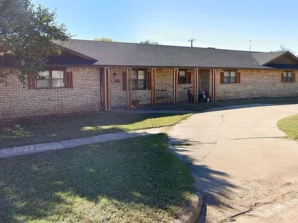 309 W 7th St, Quanah, TX 79252