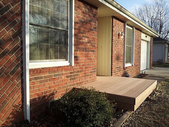 COMPOSITE DECK PORCH