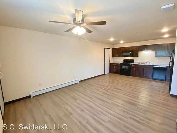 3rd image of 3500 Willow Dr #27