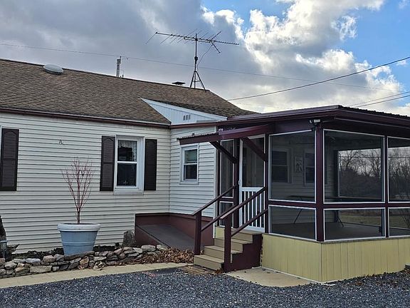 3rd image of 1447 Crottlestown Rd