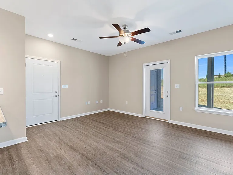 Field Haven Apartments — Photo 17