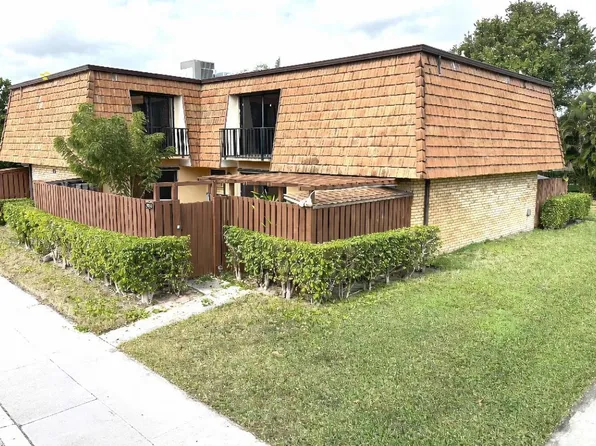 1006 10th Lane, Greenacres, FL 33463