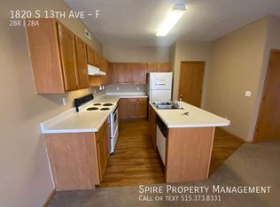 1820 S 13th Ave E #F, Newton, IA 50208