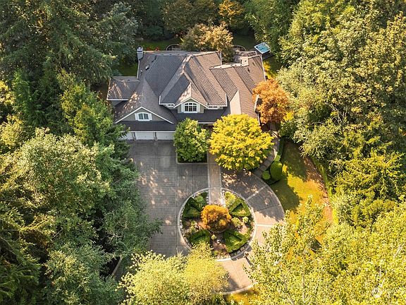 4th image of 1019 258th Avenue NE