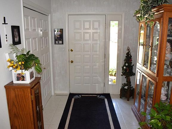 3rd image of 3813 Saratoga Ct