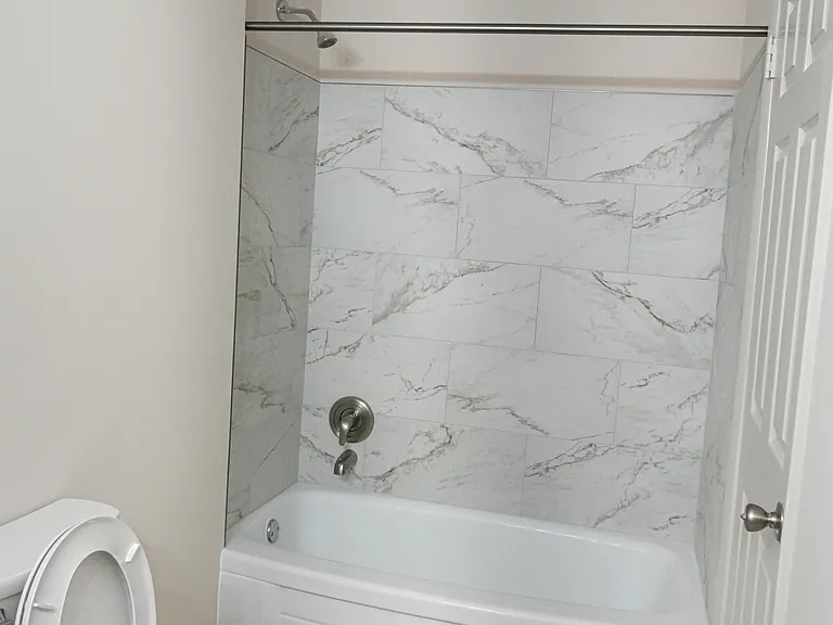Edmondson Park Apartments — Photo 26