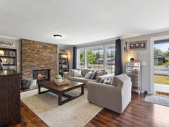 3rd image of 15610 121st Avenue Ct E