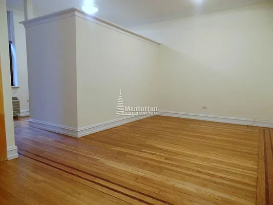 Rented by Manhattan Connection | media 1