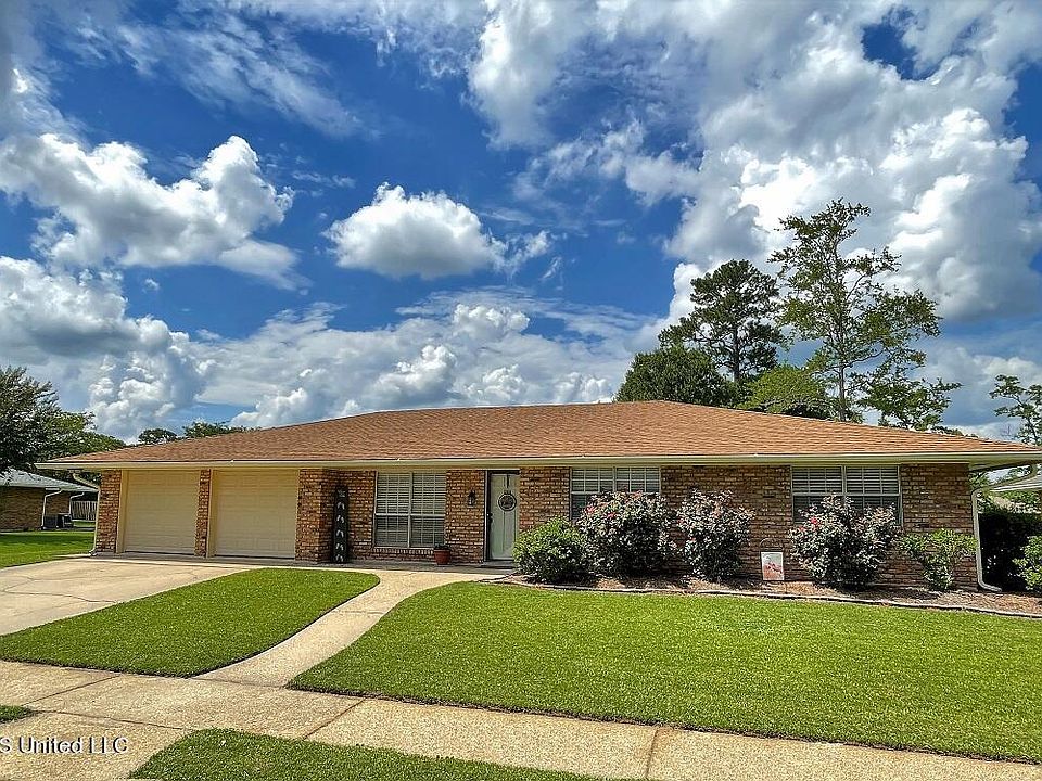 1st image of 713 Briarwood Dr