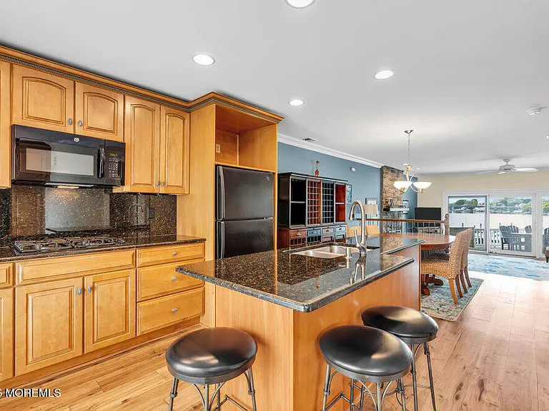 55 Sunset Ave — Photo 7
