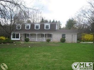 1508 Crooks Rd, Rochester Hills, MI 48309