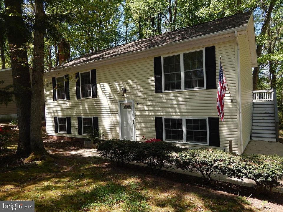 4 Norman Court ~ renovated and move-in ready