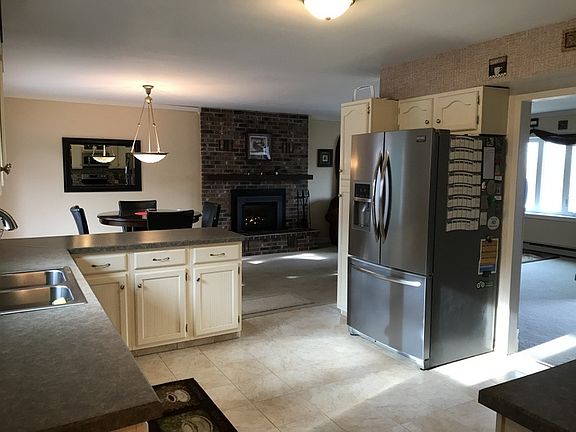 3rd image of 508 Hillside Dr
