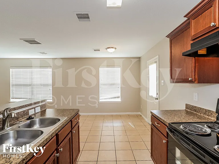 6722 Clover Walk Ln — Photo 7