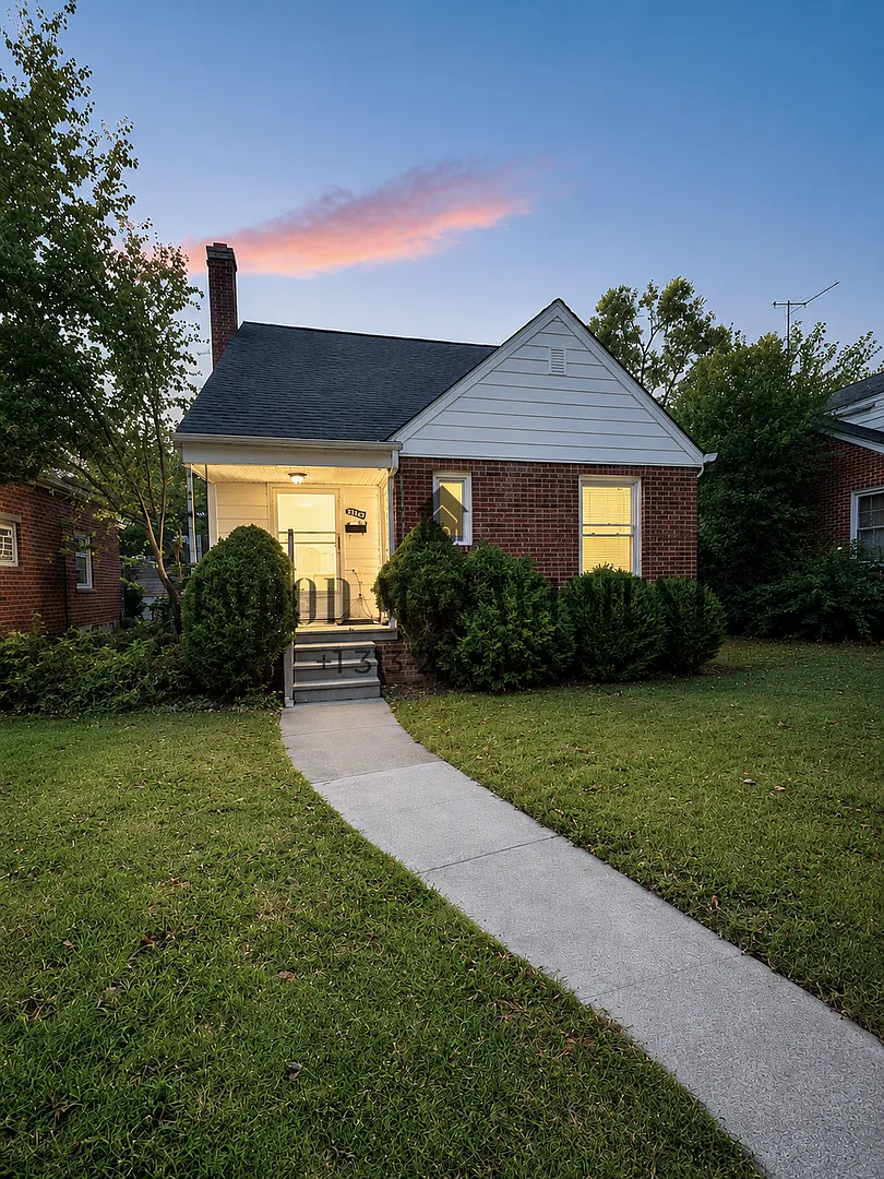 This beautifully updated 3-bedroom, 2-bath single-family home is ready for move-in! — Photo 1