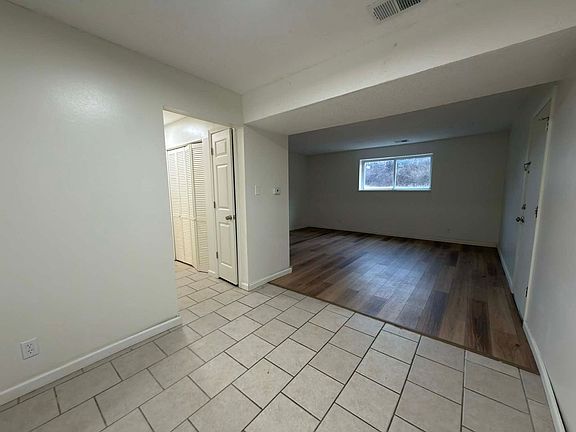 4th image of 1920 W Towanda Ave APT 19