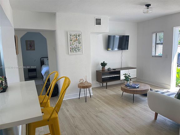4th image of 1560 NE 145th St #2