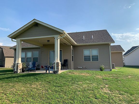 3rd image of 7125 Richmond Dr