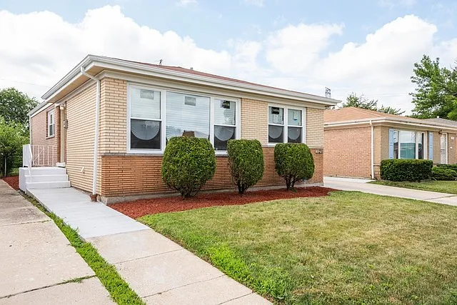 1121 W 107th Pl photo 1