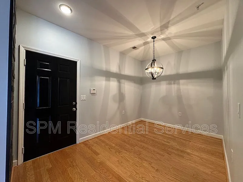 2 bed, 2.0 bath, 1092 sqft, $1,595 — Photo 3