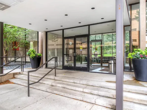 19 S 1st St APT B2202, Minneapolis, MN 55401